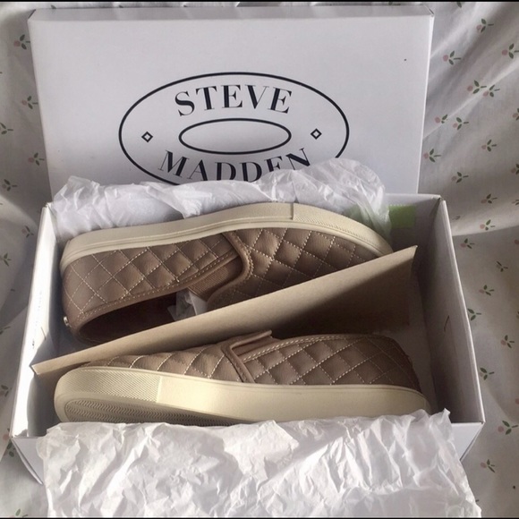 NWOT Steve Madden Slip on shoes - Picture 3 of 3